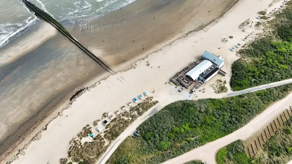 Strandpaviljoen 't Halve Maentje restaurant in Breskens