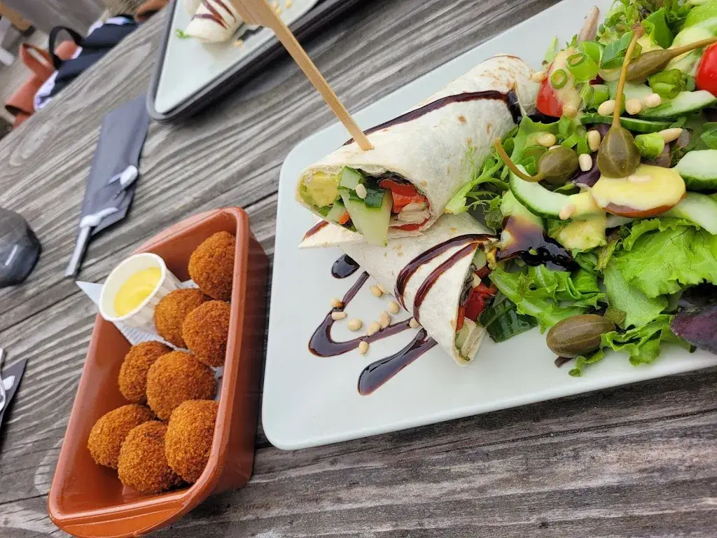 Sarah_Van Houten_Breskens_review