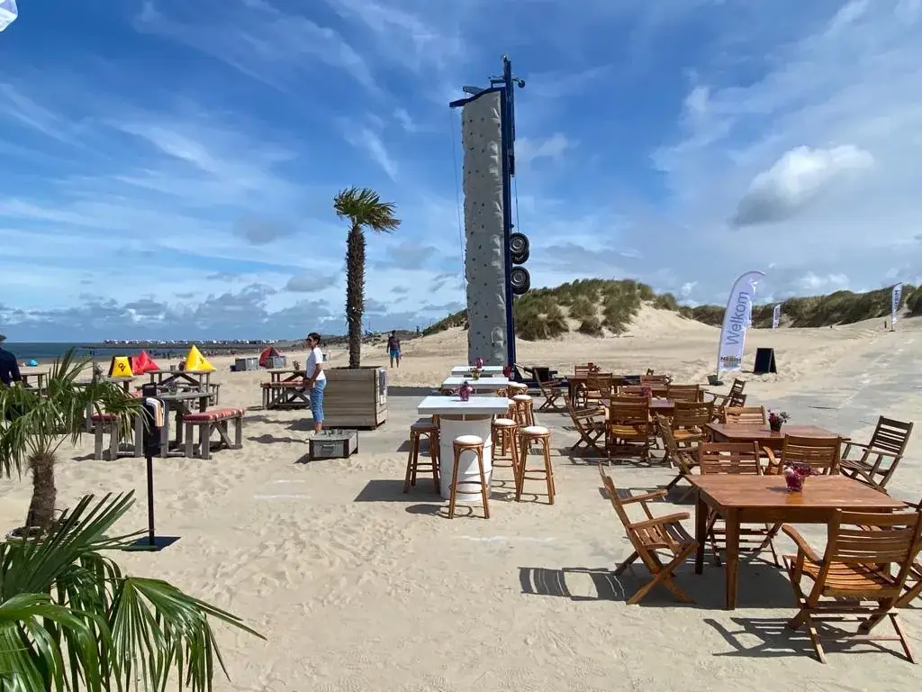 Beach Club Perry's_Scharendijke_slider_image_3