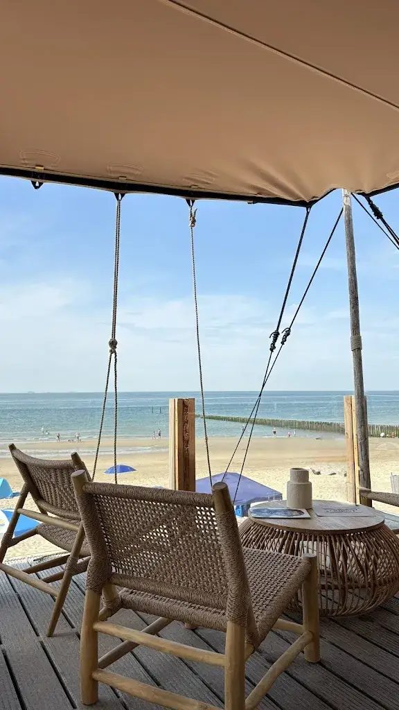 Daniel Maisch_Strandpaviljoen KAAPDUIN_Koudekerke_review