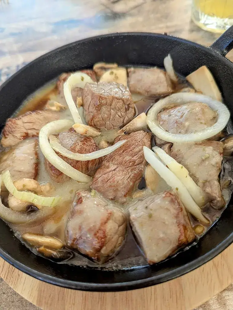 Anja Schuster_Nummer 8_Oostburg_review