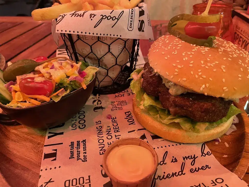 Adam Play_Bar & Bistro Speyk_Vlissingen_review