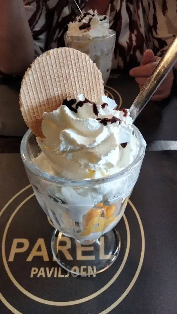 B Lange_Parel Paviljoen_Scherpenisse_review