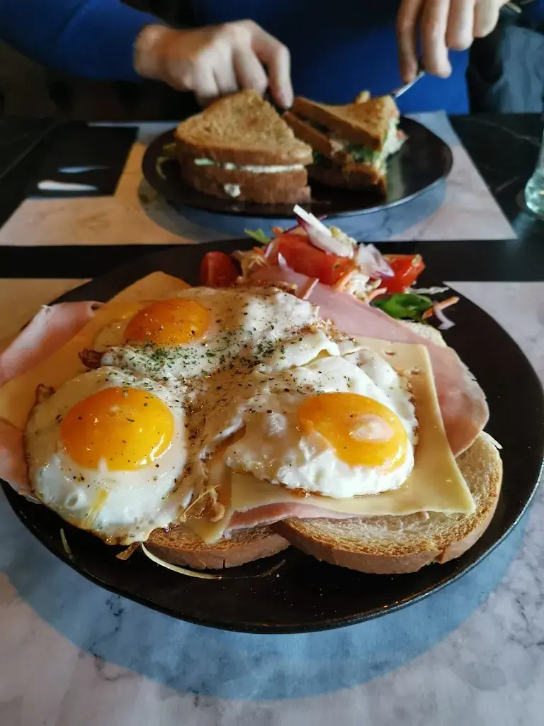 Menu_Hotel Cafe Restaurant Dallinga_Sluiskil_imagen_4