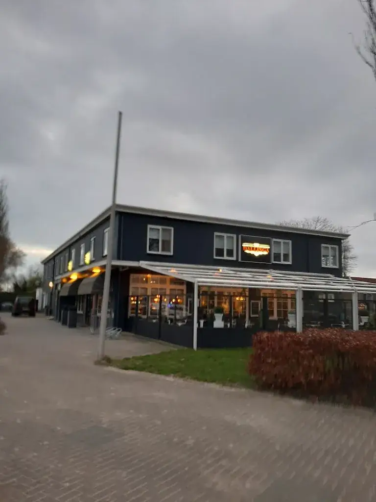 muammer kuzu_Hotel Cafe Restaurant Dallinga_Sluiskil_reseña