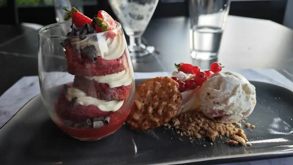 Hotel Cafe Restaurant Dallinga_Sluiskil_slider_image_3