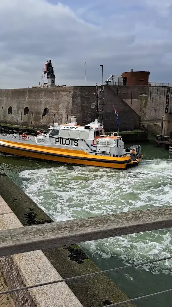 julian cardew_Brasserie Evertsen_Vlissingen_review