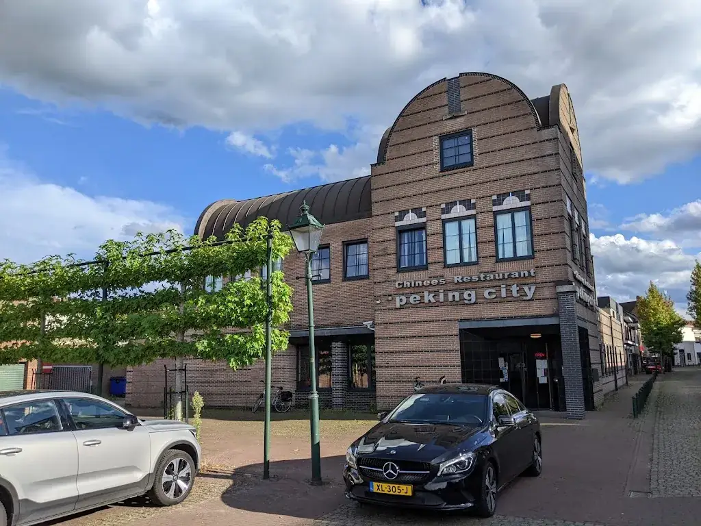 Peking City_Gent_slider_image_3