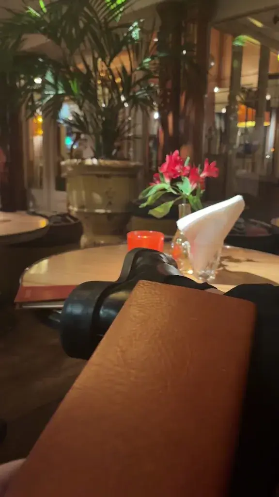 Allan Clarinda_Auberge des moules_Philippine_review