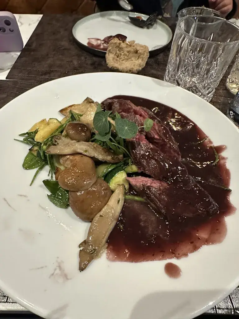 Basecamp Andermatt_Tafelen bij Zeeuws Meisje_Zierikzee_review