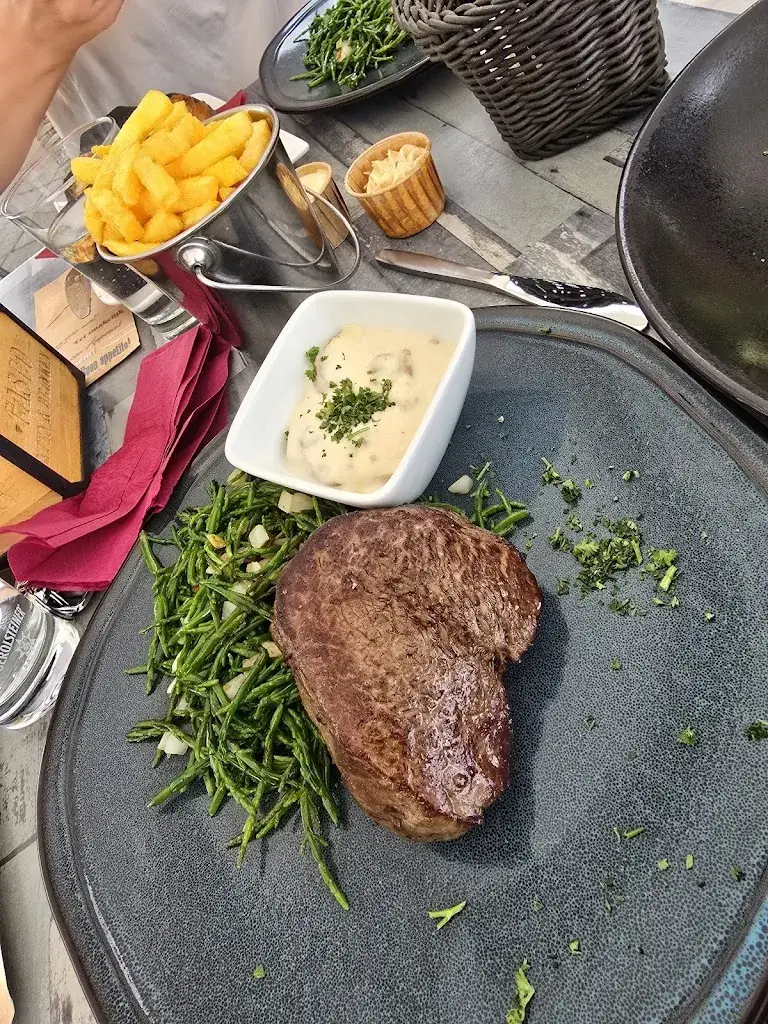 Chris Neff_Club Casco_Wemeldinge_review