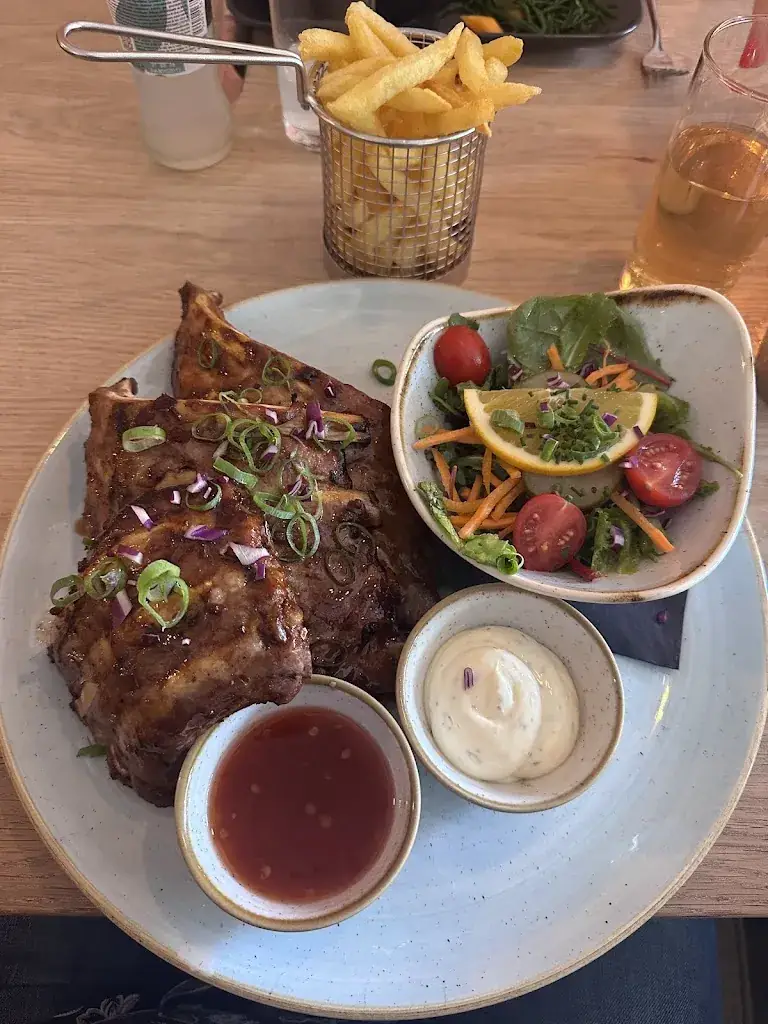 Zoltán Schneider_Brasserie/Cafetaria Iets Anders_Wemeldinge_review