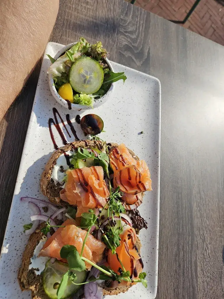 B Vb_Florijn_Hulst_review