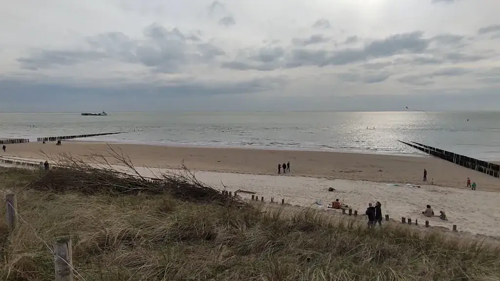 M AK_Strandpaviljoen De Branding_Zoutelande_review