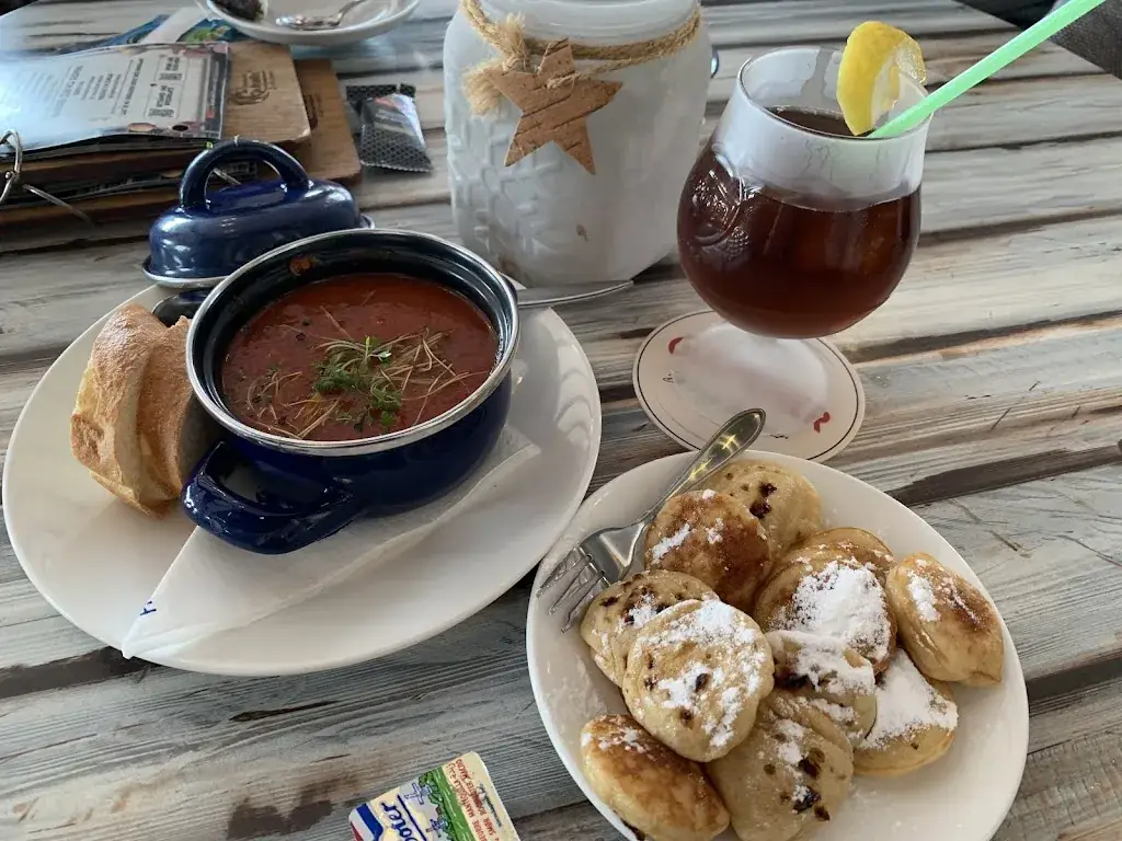 CY Zagers_Strandpaviljoen De Branding_Zoutelande_review