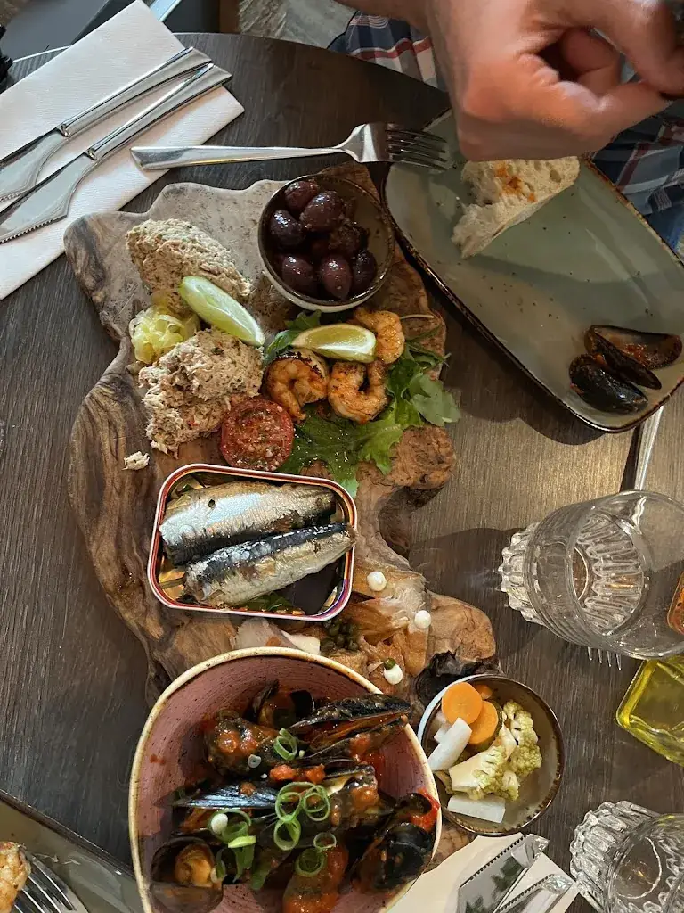 lenka kyjacova_La Piazzetta_Westkapelle_review