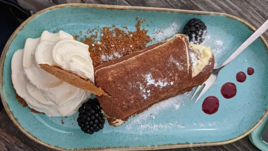 Olimpia J_Strandpaviljoen Bluv_Westkapelle_review