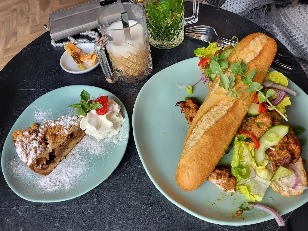 Trudie Teulings_Klein Paradijs Westkapelle_Westkapelle_review