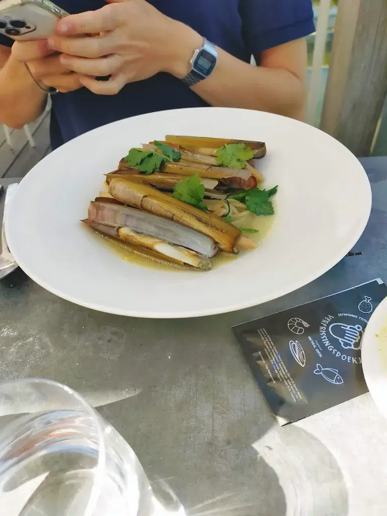 Andre vanVugt_Oesterput 14_Yerseke_review