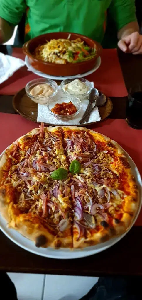André B_Oase Pizzeria-Grillroom_Hurdegaryp_review