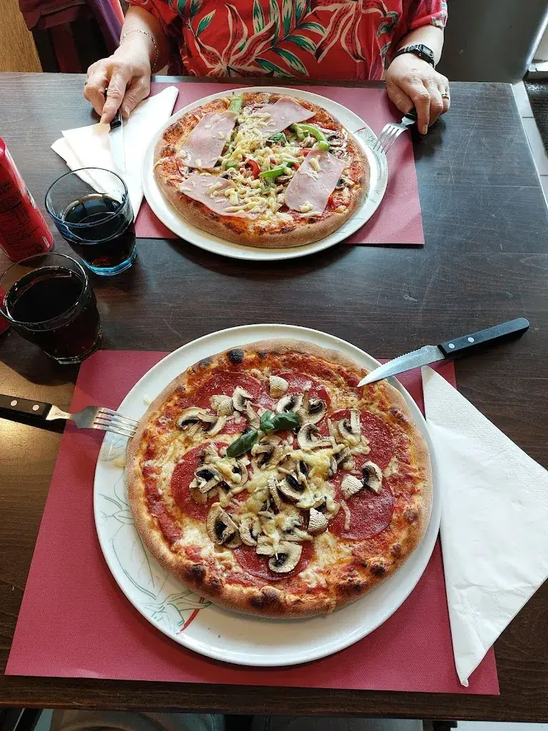 Oase Pizzeria-Grillroom_Hurdegaryp_slider_image_2