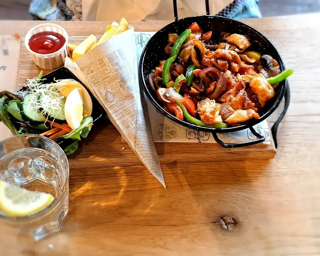 Menu_Family Terneuzen Eethuis-Cafetaria_Terneuzen_immagine_6