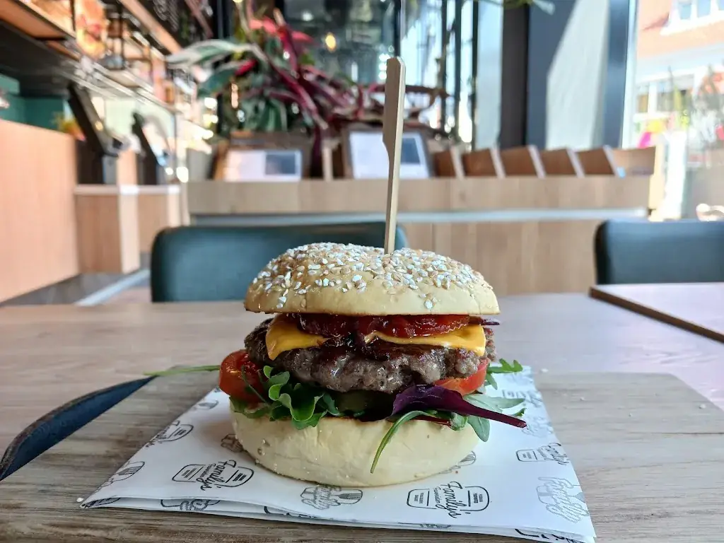 Family Terneuzen Eethuis-Cafetaria_Terneuzen_slider_image_3