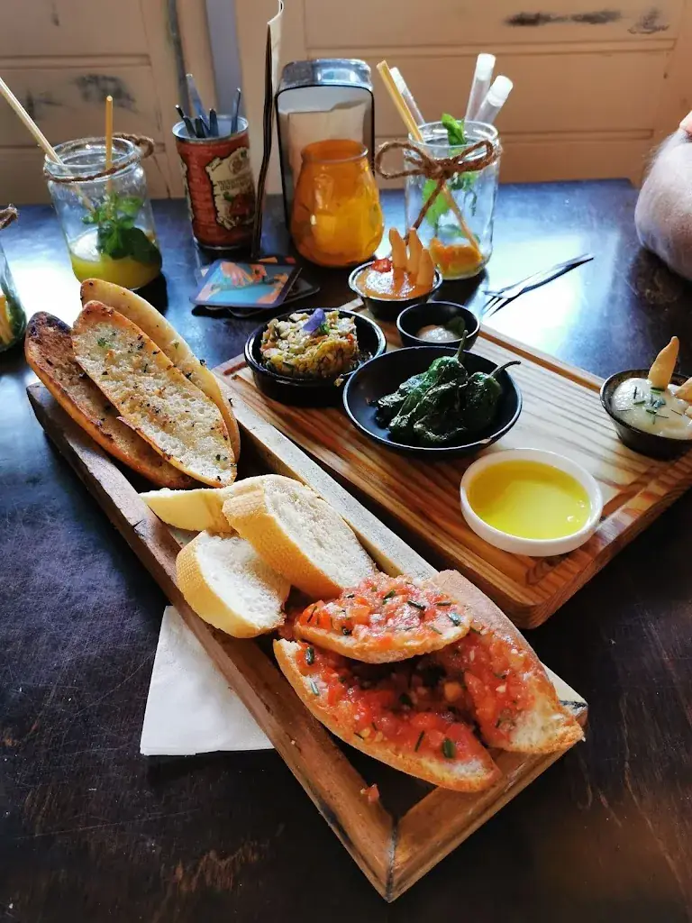 Tommy V. (Tommeken)_Tapas & Sangria - Bar | Restaurant Capaco_Terneuzen_recensione