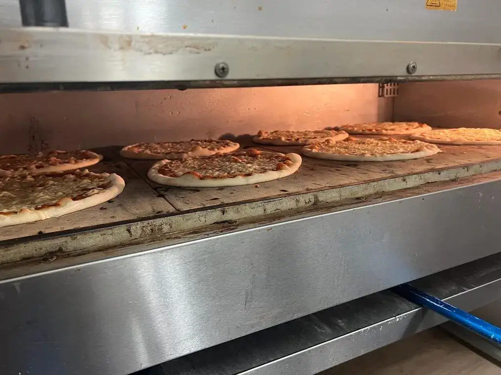 Pizzeria Hama & Supermarkt restaurant in Terneuzen