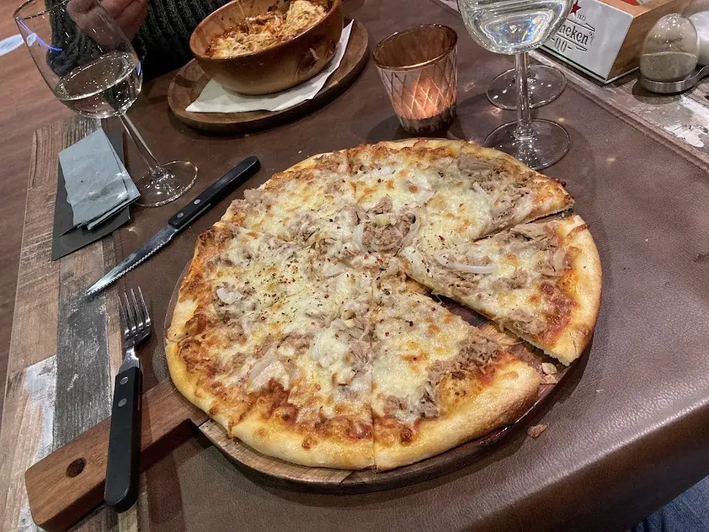 Pizzeria Hama & Supermarkt_Terneuzen_slider_image_3