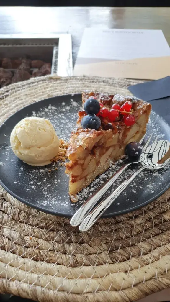 Menu_Mia's Restaurant & Lounge_Axel_image_9