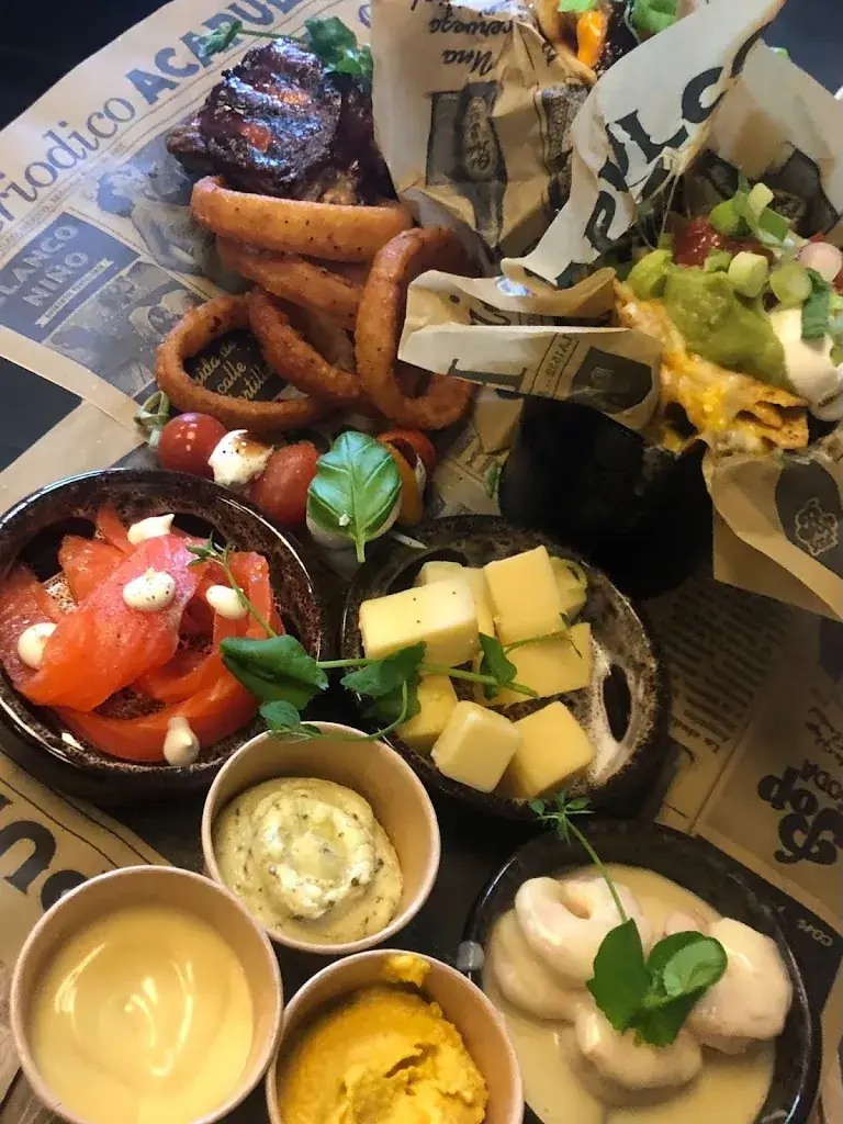 Davila's Kitchen & Bar_Renesse_slider_image_2