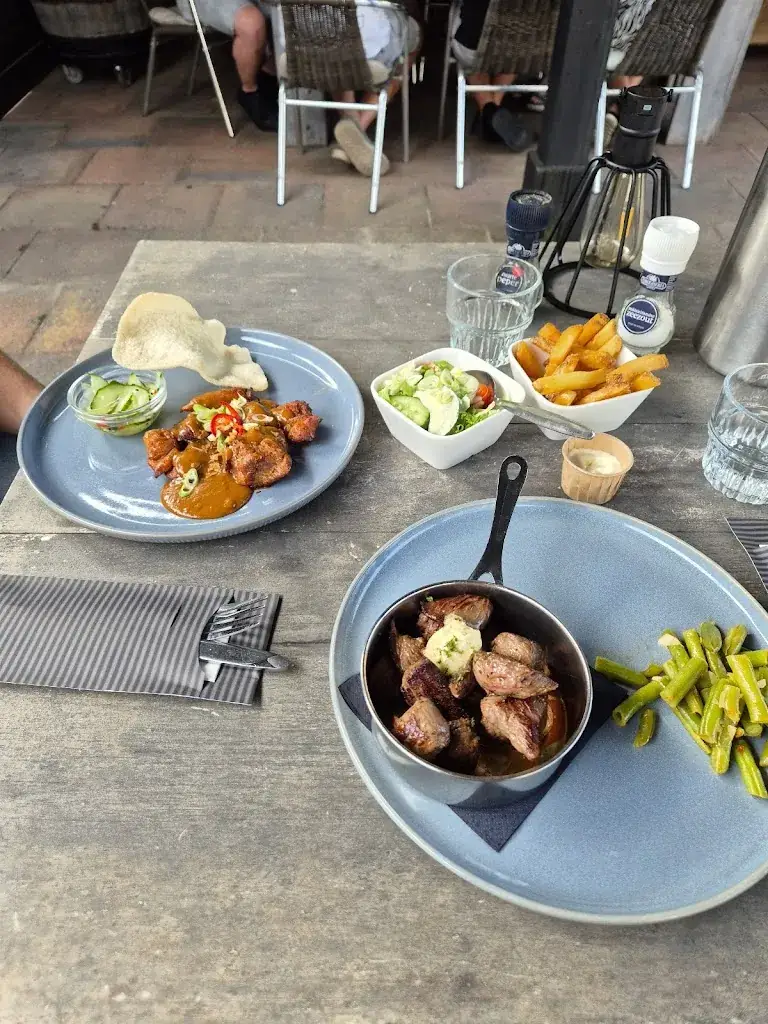 Carolien B_Waikiki Foodbar_Renesse_review