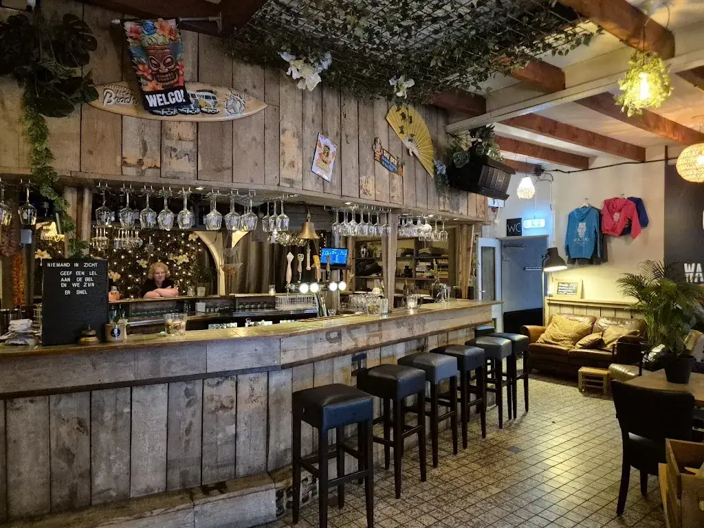 Waikiki Foodbar_Renesse_slider_image_3