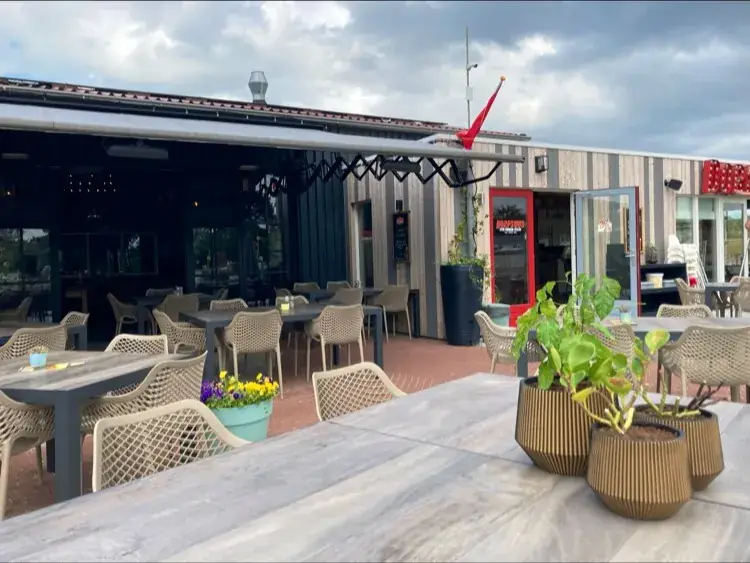 Dorpsuus restaurant in Renesse