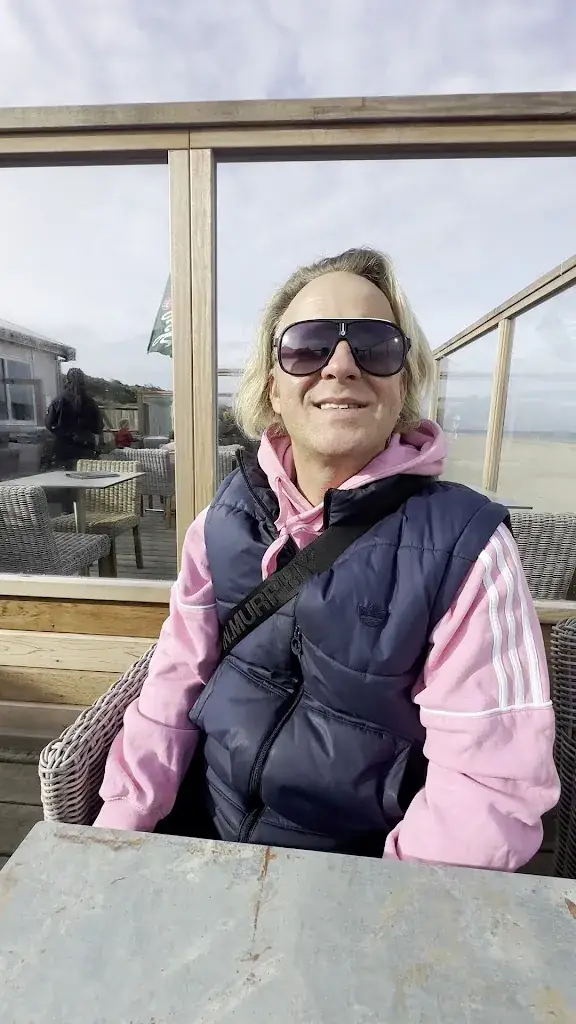 Basic Beach Bar De Branding_Renesse_slider_image_2