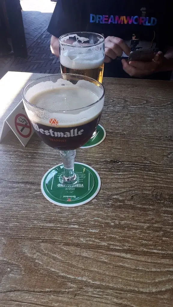 Mehv Cla_Cafe Anders_Renesse_recensione