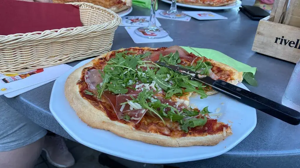 janita Ferentinos_Pizzeria La Piazza_Renesse_reseña