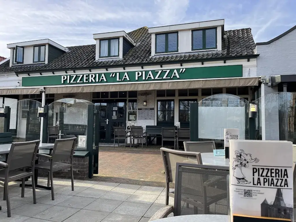 Pizzeria La Piazza restaurant in Renesse