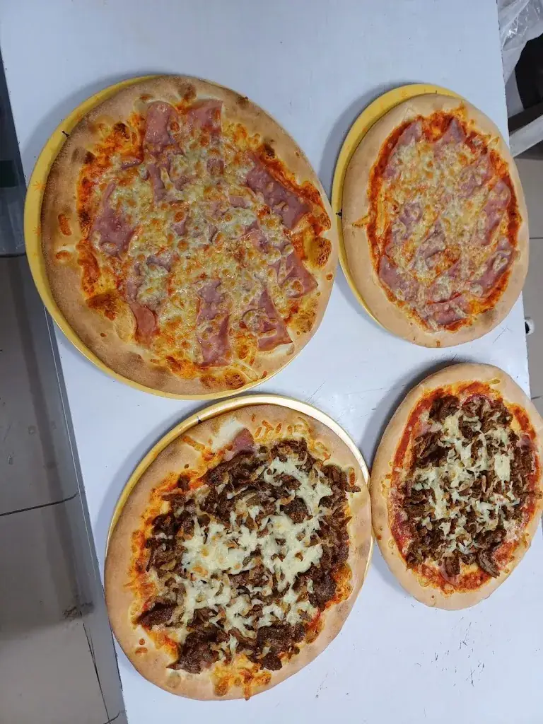 Pizzeria Bana_Kootstertille_slider_image_2