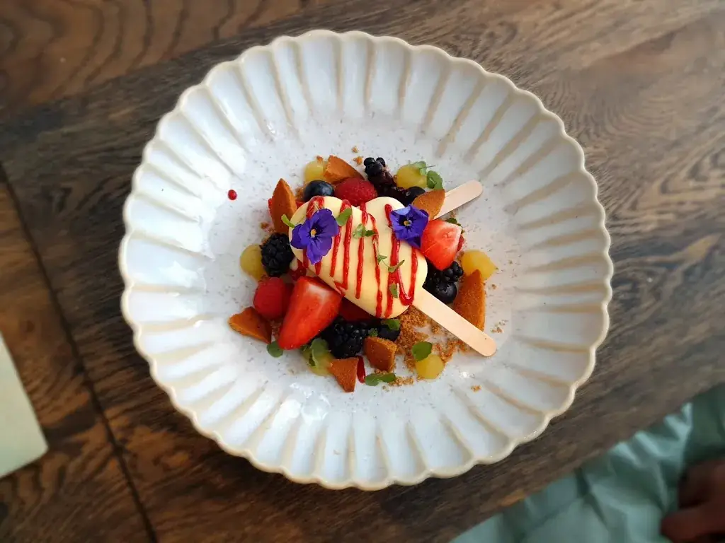 Tessa Holledge_MY Bathhouse_Holland_review