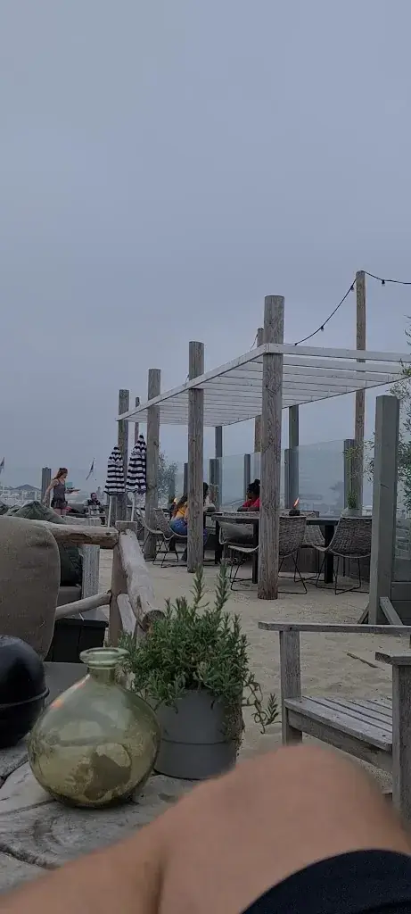 Uluwatu Beach_Holland_slider_image_2