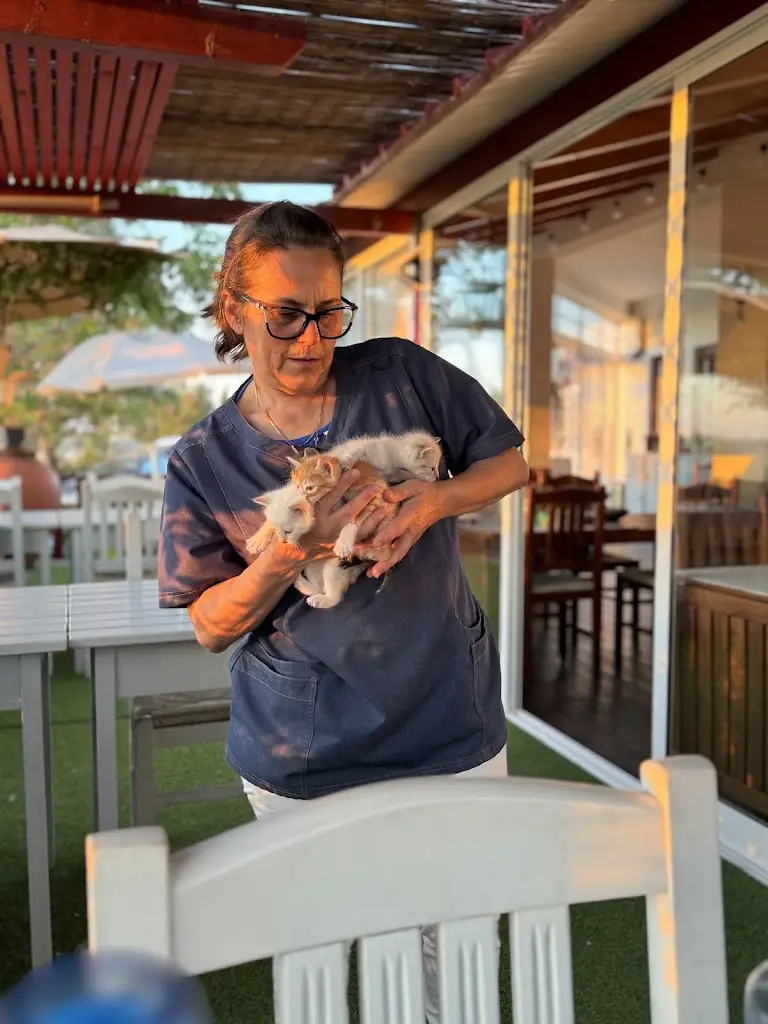 Keefer Charneau_O Celeiro_Castro Verde_recensione