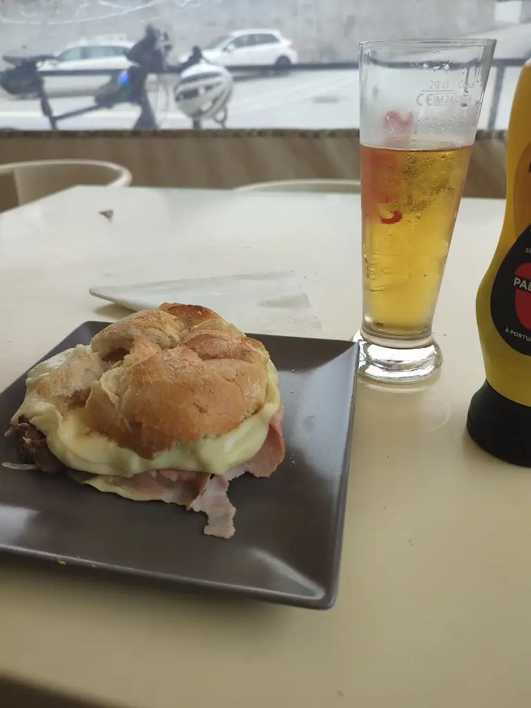 José Aguiar_Tasca do Tio_Arões_reseña