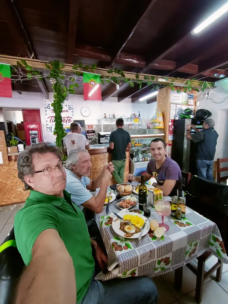 Álvaro Ferreira_Taberna da Ti Bete_Barqueiros_reseña