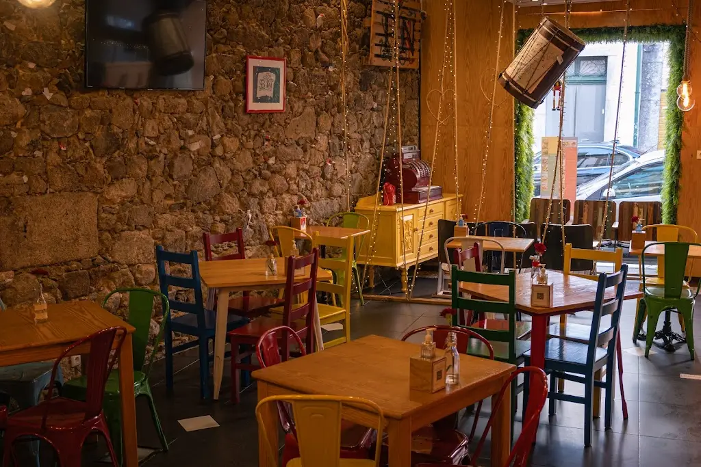 Bira dos Namorados - Hambúrgueres | Pregos | Poke Bowls ristorante a Braga