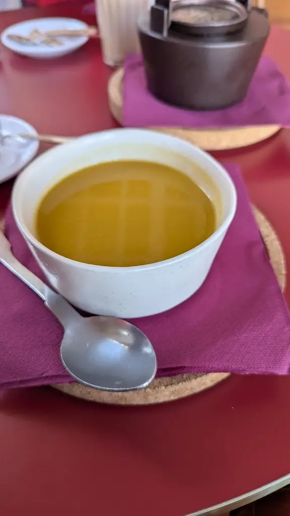 Nikolay Eremeev_Baleias Café_Lajes do Pico_review