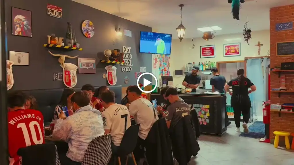 RETRO - Restaurante Americano - Best Burgers and Bitoque in Braga_Braga_slider_image_2