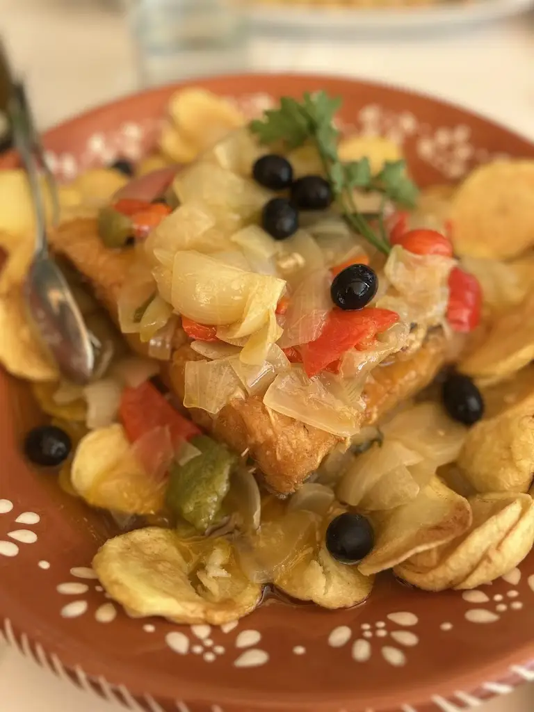 Burhan Erdal_Tia Isabel_Braga_reseña