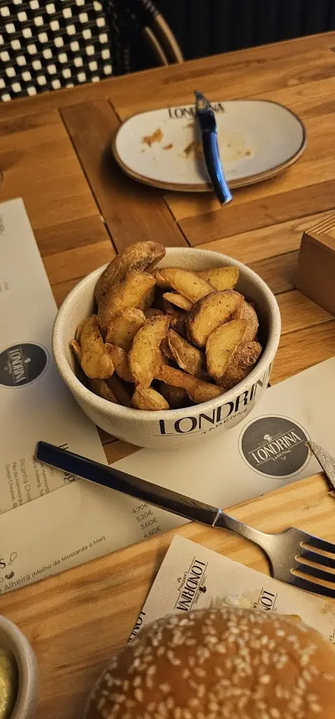 Michael Sabato_Taberna Londrina Braga, Centro_Braga_reseña